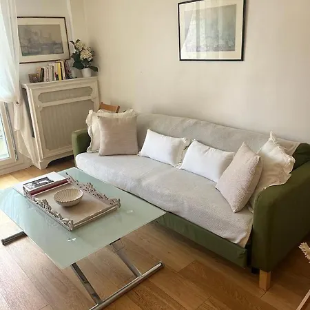 Elegance Aux Portes Des Champs-Elysees