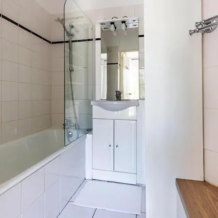 Elegance Aux Portes Des Champs-Elysees *