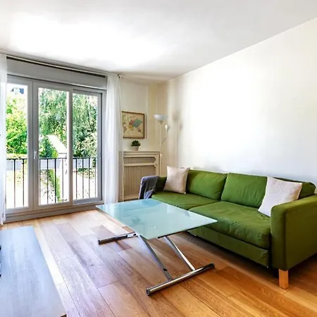 Elegance Aux Portes Des Champs-Elysees